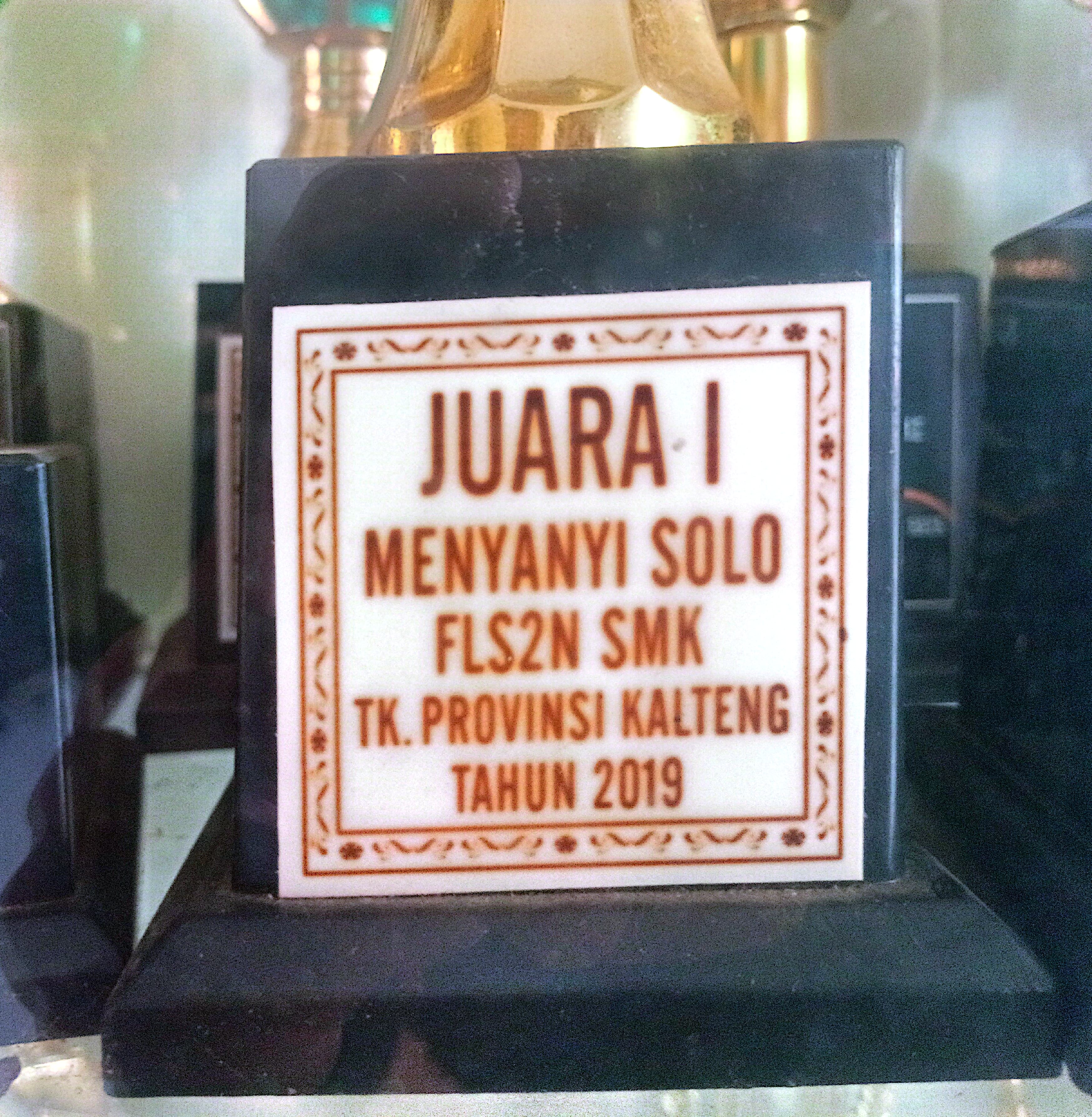 Juara 1 Menyanyi SOLO